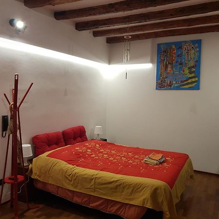 Monolocale Sui Tetti Di Bologna - Via Indipendenza Apartment ภายนอก รูปภาพ
